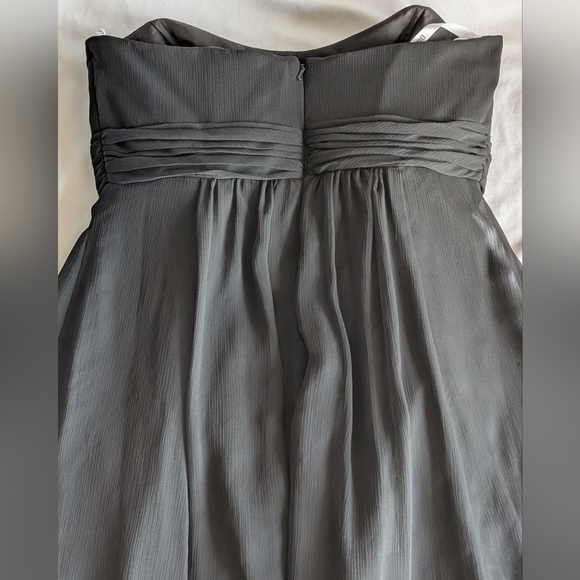 David's Bridal Strapless Crinkle Chiffon Dress With Godets Style: F14865 Size 10 - Picture 9 of 13